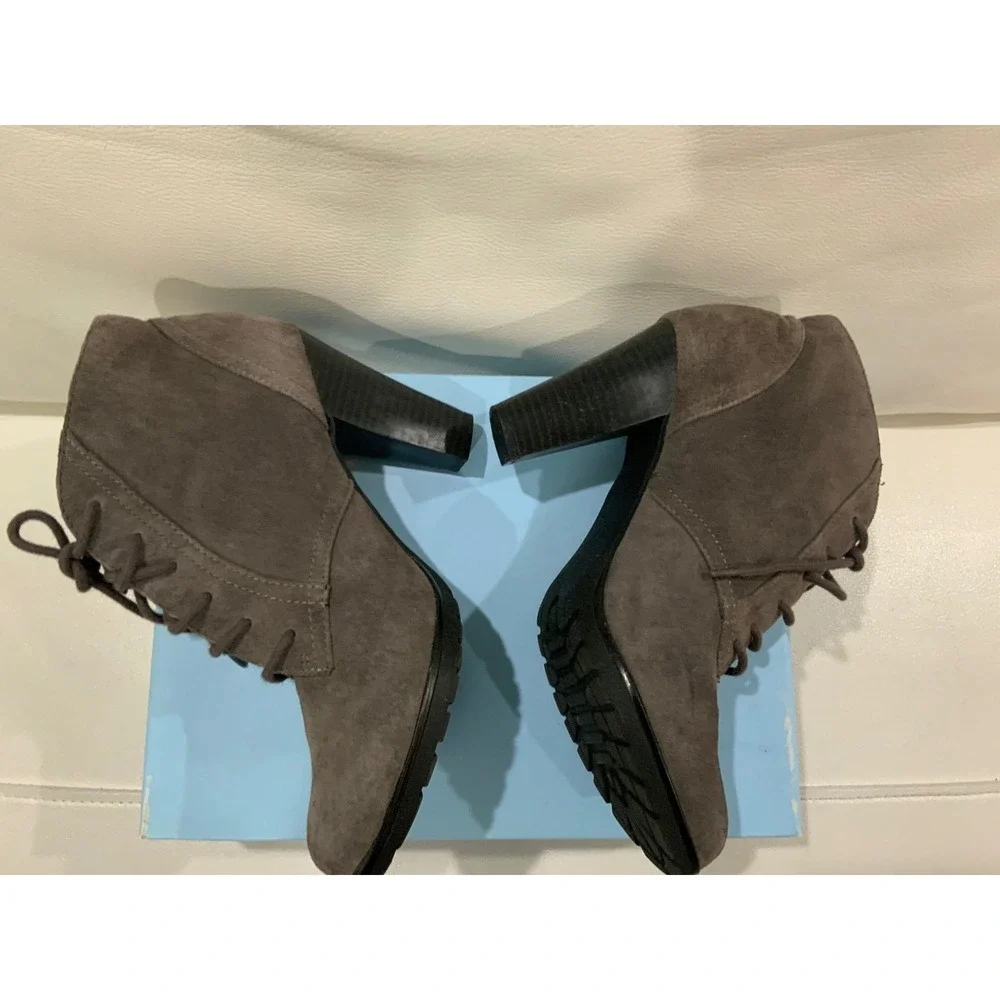 White‎ Mountain Women's Gray Suede Lace Up Wedge Ankle Boots Size 7.5